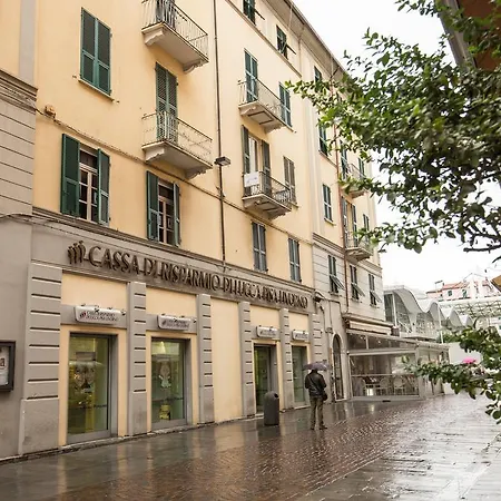 Apartment Downtown Srl - Cavour Cinque Terre