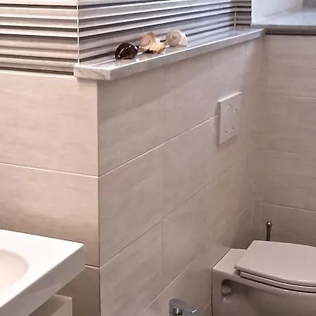 Downtown Srl - Cavour Cinque Terre * La Spezia