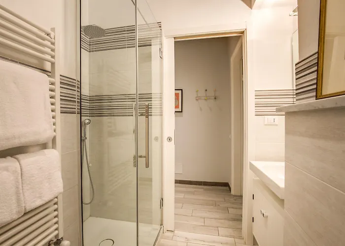 Downtown Srl - Cavour Cinque Terre * La Spezia